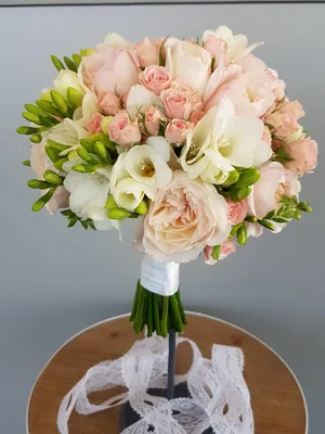 Купить кремовый свадебный букет невесты из пионовидных роз под заказ в  Минске