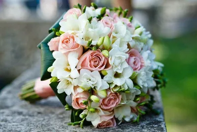 Свадебные цветы: сиреневый букет - Свадебное агентство в Москве