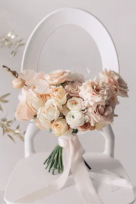 Свадебный букет невесты из белых и красных роз I Фото