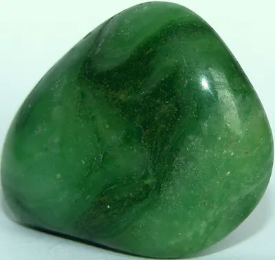 Камень Нефрит: свойства, значение, кому подходит по зодиаку