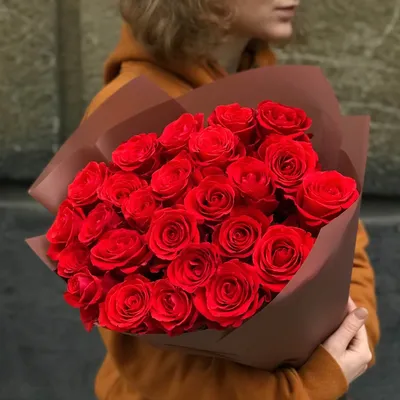 Яркая роза «Нина» цена 4 130 грн купить букет с доставкой по Львову -  Kvitna - Роза Красный