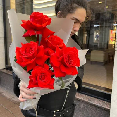 Алое сердце: стойкая роза Нина по цене 2410 ₽ - купить в RoseMarkt с  доставкой по Санкт-Петербургу