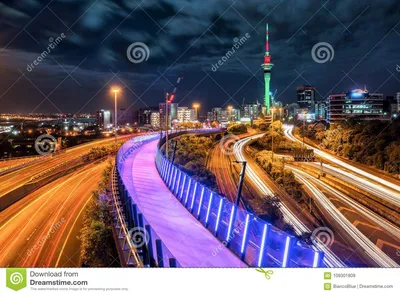 Горизонт ночи города Окленда, Новая Зеландия Стоковое Изображение -  изображение насчитывающей шоссе, ноча: 109301809