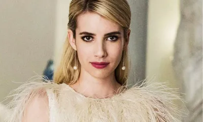 Emma Roberts' Best Outfits Through the Years, Photos – Footwear News