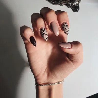 Миндальные длинные ногти Бежевый, коричневый, леопард | Manicura de uñas,  Uñas de leopardo, Manicura