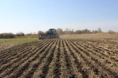 Качественная обработка почвы с внесением удобрений осенью – залог отличного  урожая следующего года - Farmet