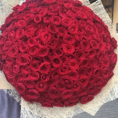 Огромный букет роз, Цветы и подарки в Москве, купить по цене 29999 руб,  Авторские букеты в Fashion Flowers с доставкой | Flowwow