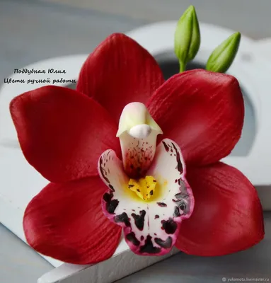 Красная орхидея цимбидиум. Заколка-зажим – заказать на Ярмарке Мастеров –  DA5M9RU | Заколки, Киев | Руководство по цветам из помадки, Орхидея,  Изготовление цветов