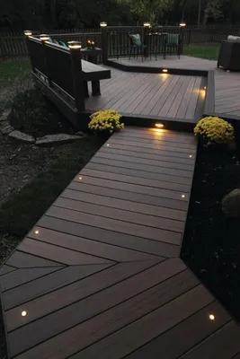 Подсветка дорожек в загородном доме | Outside house decor, Patio deck  designs, Backyard lighting