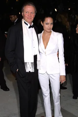 Анджелина Джоли помирилась с отцом после ссоры, произошедшей 15 лет назад |  Glamour | Glamour