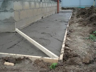 Как сделать отмостку из бетона вокруг дома Дон Бетон - доставка бетона в  Ижевске