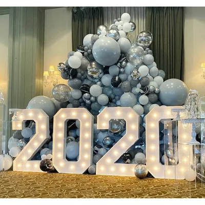 Фотозона из шаров с цифрами для Нового Года в аренду
