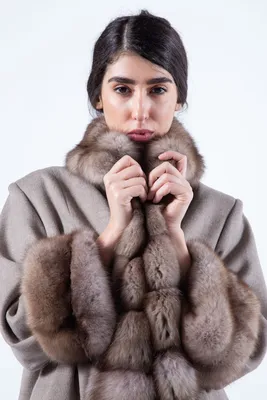 Кашемировое пальто с отделкой из соболя цвета Beige Scuro - Dubai Furs Shop