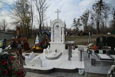Памятники из мрамора белого Днепр, цена 300000 грн — Prom.ua (ID#1130279474)