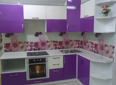 Кухонный фартук из стекла. Стеновые панели вместе с кухонным гарнитуром в  Барнауле от ООО «GT-Грант»