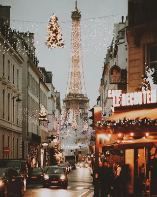Christmas Tower!✨ Где будете праздновать Новый год? Дома или в путешествии?  Я второй год остаюсь в Париже и ,… | Christmas in paris, Paris pictures,  Paris wallpaper