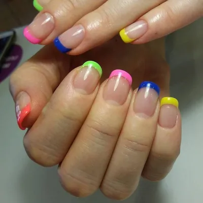 Разноцветный френч на короткие ногти - 80 фото