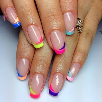 МАНИКЮР 1200₽💅🏻ПЕДИКЮР 1700₽ on Instagram: “Яркий акцент может быть еле  уловим, если это цветной french 🦄💅🏻 Дизайн/Price: Простой (1… |  Manicure, Nails, Beauty