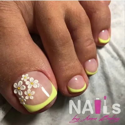 Солнечный летний френч источник @omnia_ukraine #маникюр #дизайнногтей  #маникюрпедикюр #педикюр #безмасла #идеипеди… | Pretty toe nails, Cute toe  nails, Feet nails
