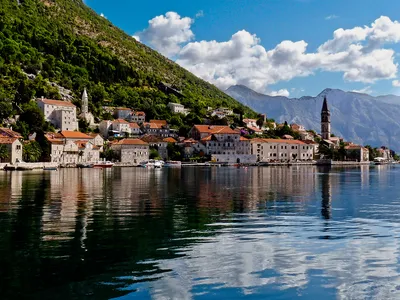 Пераст - крошечный очаровательный город на черногорском побережье.