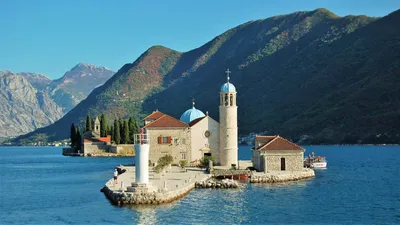 Пераст - крошечный очаровательный город на черногорском побережье.