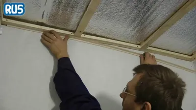 Монтаж пластиковых панелей на потолок - YouTube