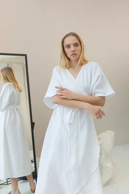 Белое платье на запах из мягкого льна - цена 6 500 р. купить в  интернет-магазине Linen Texture