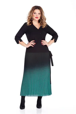 Платье с имитацией запаха и плиссированной юбкой, черное с зеленым - купить  в Москве ◈ цена в интернет-магазине «L'Marka»
