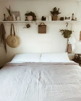 Что повесить над кроватью в спальне - обзор лучших идей и новинок дизайна  (100 фото)
