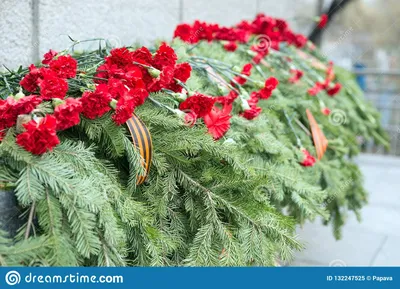 Bēru vainagi. Kur pasūtīt bēru vainagu Rīgā. Sēru floristika Rīgā.  Похоронные венки в Риге. Венки на заказ.