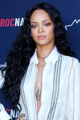 Rihanna's Most Iconic Hair Looks | Rihanna hairstyles, Cool hairstyles,  Long hair styles