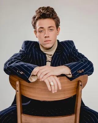 Итан Каткоски (Ethan Cutkosky) | ВКонтакте