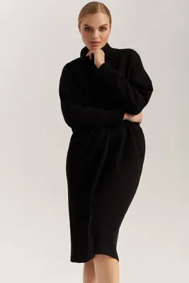 Купить Черное прямое трикотажное платье со стойкой: миди, цвет черный,  материал трикотаж, стиль повседневный, купить в интернет-магазине VOVK за  1290 грн.
