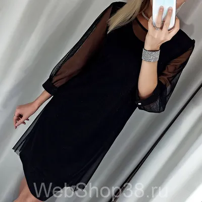 Черное блестящее платье прямого фасона с сеткой и прозрачными рукавами