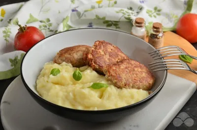 Индюшиные котлеты с картофельным пюре – простой и вкусный рецепт с фото  (пошагово)