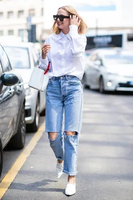 Как носить рваные джинсы после 30 и выглядеть классно | Vogue Russia