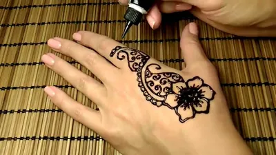Мехенди (менди) на руке, роспись хной. Mehndi Henna. - YouTube