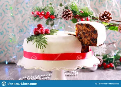 Торт с подарками на Рождество 0701920 стоимостью 6 790 рублей - торты на  заказ ПРЕМИУМ-класса от КП «Алтуфьево»