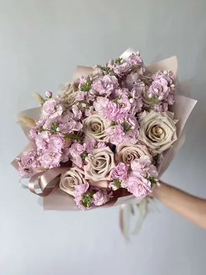 Дуо-букет пудровые розы Мента \u0026 маттиола - купить в Москве | Flowerna