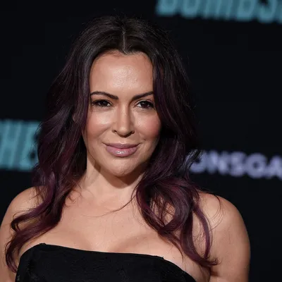 Alyssa Milano's Daughter Looks Like Her Twin in Rare Family Photo: IG –  SheKnows