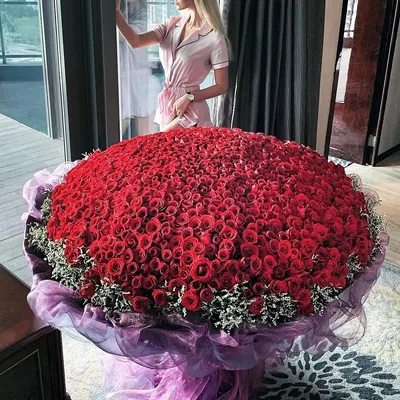 Букет роз огромный необычный шикарный - 75 фото