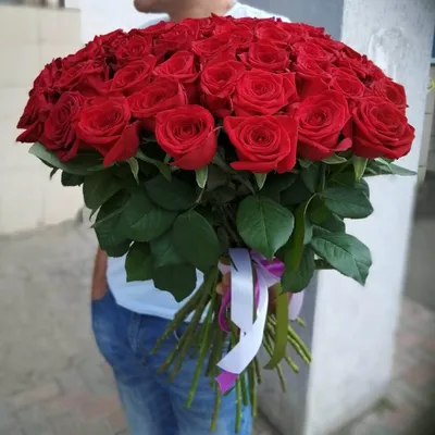 Букет роз «Престиж» купить по цене 8 190 руб. с доставкой в Краснодаре