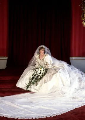 Свадебное платье принцессы Дианы: все, что нужно знать об одном из главных  нарядов XX века | Tatler Россия