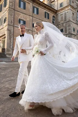 Как Dolce \u0026 Gabbana создавали свадебное платье Китти Спенсер | Vogue Russia