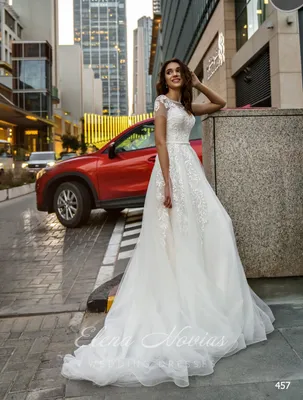 Изысканное свадебное платье \"принцесса\" со шлейфом от Elena Novias
