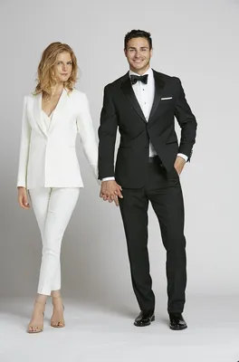 Пошив женских свадебных костюмов для невесты с брюками или юбкой | Сшить  белый брючный костюм на свадьбу для женщин на заказ в ателье Corzetti в  Москве
