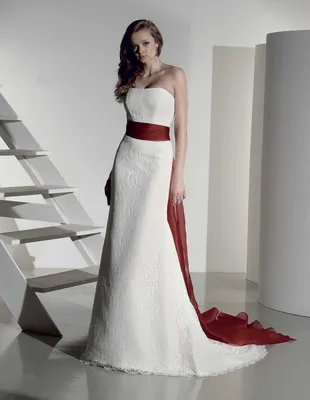 Белое свадебное платье с красным поясом - 68 photo