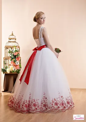 Белое свадебное платье с красным поясом (77 фото)