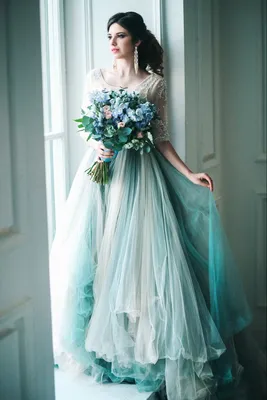Голубое свадебное платье - 83 фото самых удачных смелых идей