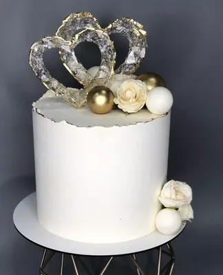 Одноярусный торт на свадьбу с сердцами на заказ Киев
